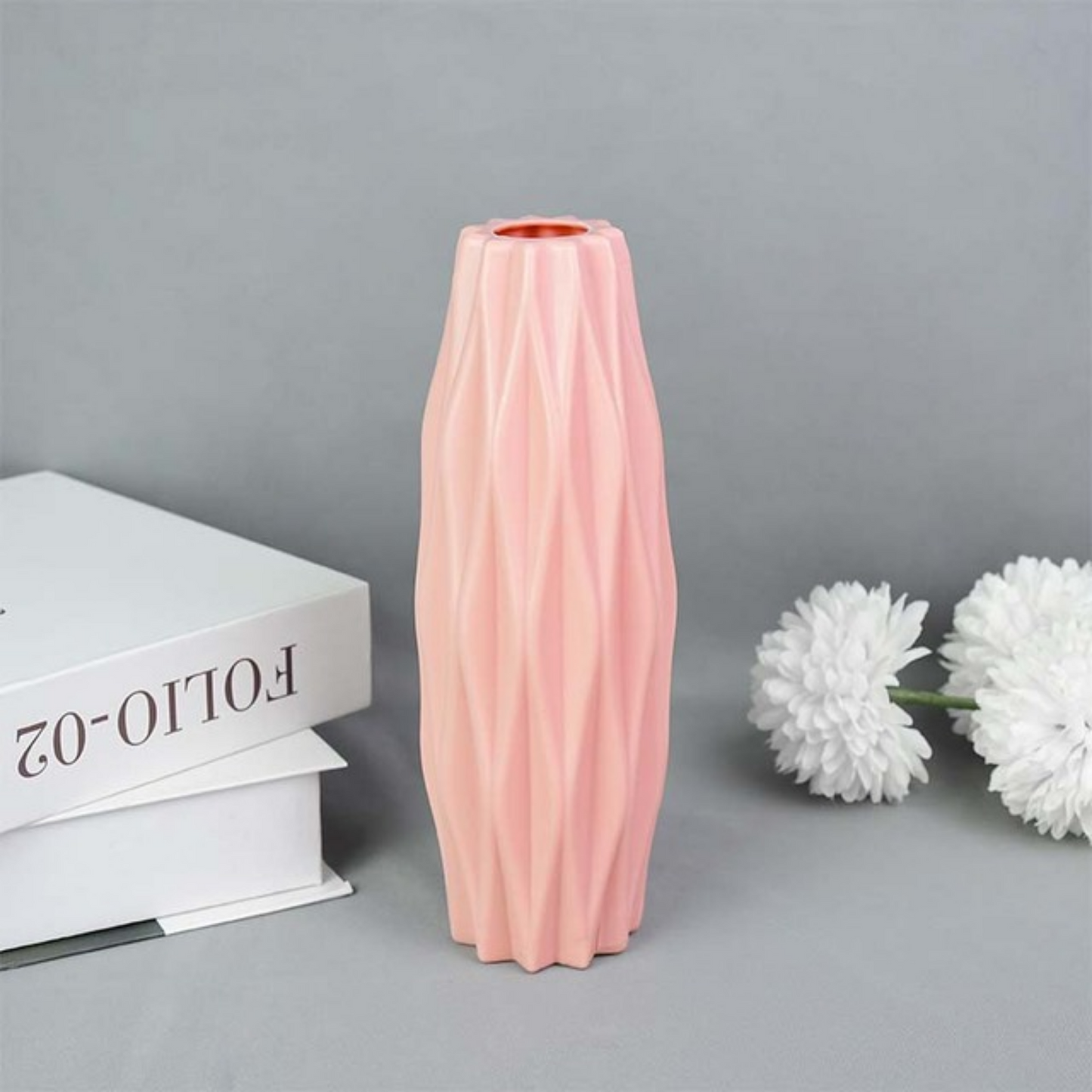 Pastellfarbene Kunststoff-Vase