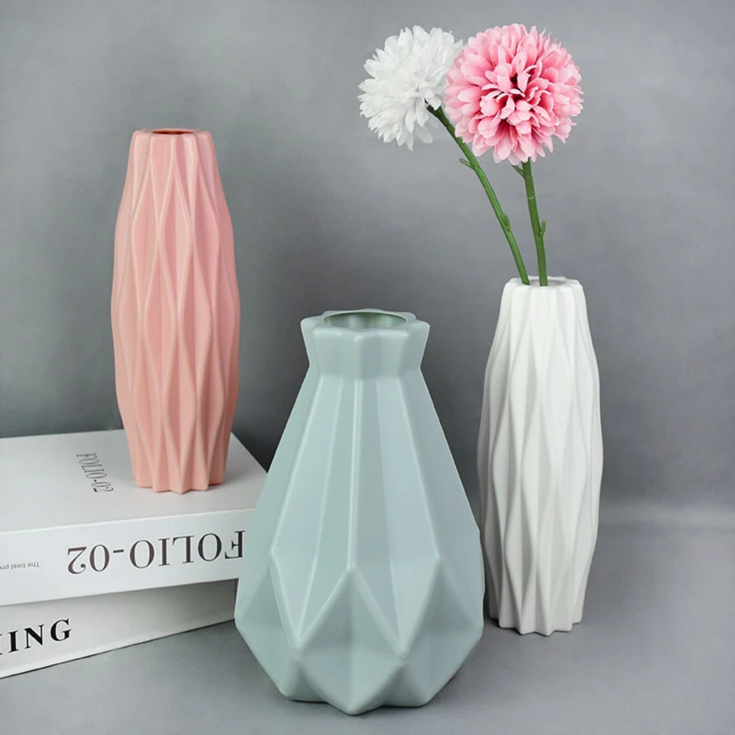 Pastellfarbene Kunststoff-Vase